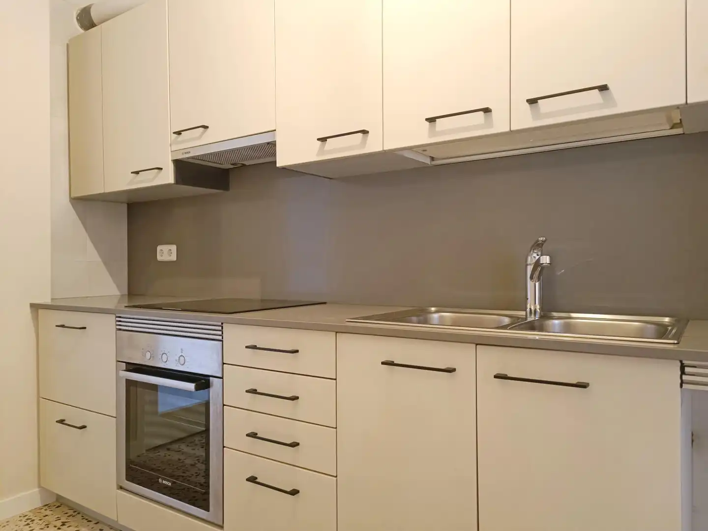Küche von Wohnung zum Verkauf in Tarragona mit Klimaanlage, Heizung und Terrasse