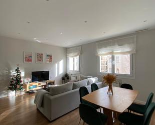 Living room of Flat for sale in  Madrid Capital  with Air Conditioner, Heating and Furnished