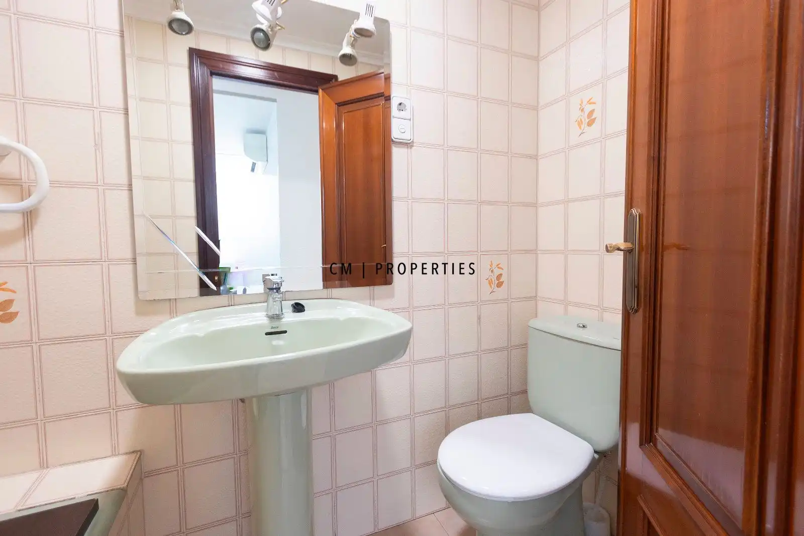 Badezimmer von Wohnung zum Verkauf in Valencia mit Klimaanlage, Heizung und Parkett