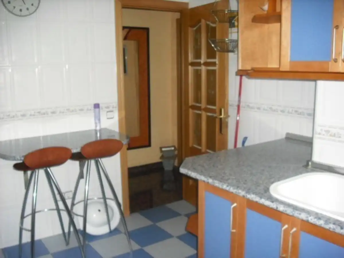 Wohnung zur Miete in Calle Calle LICENCIADO MADRID, Reyes Católicos