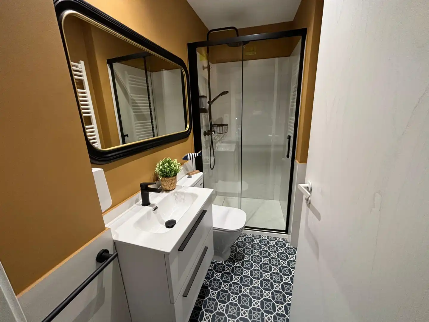 Bathroom of Flat for sale in Vilagarcía de Arousa  with Heating, Private garden and Storage room