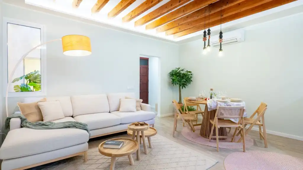 Sala de estar de Apartamento de alquiler en  Palma de Mallorca con Aire acondicionado, Terraza y Amueblado