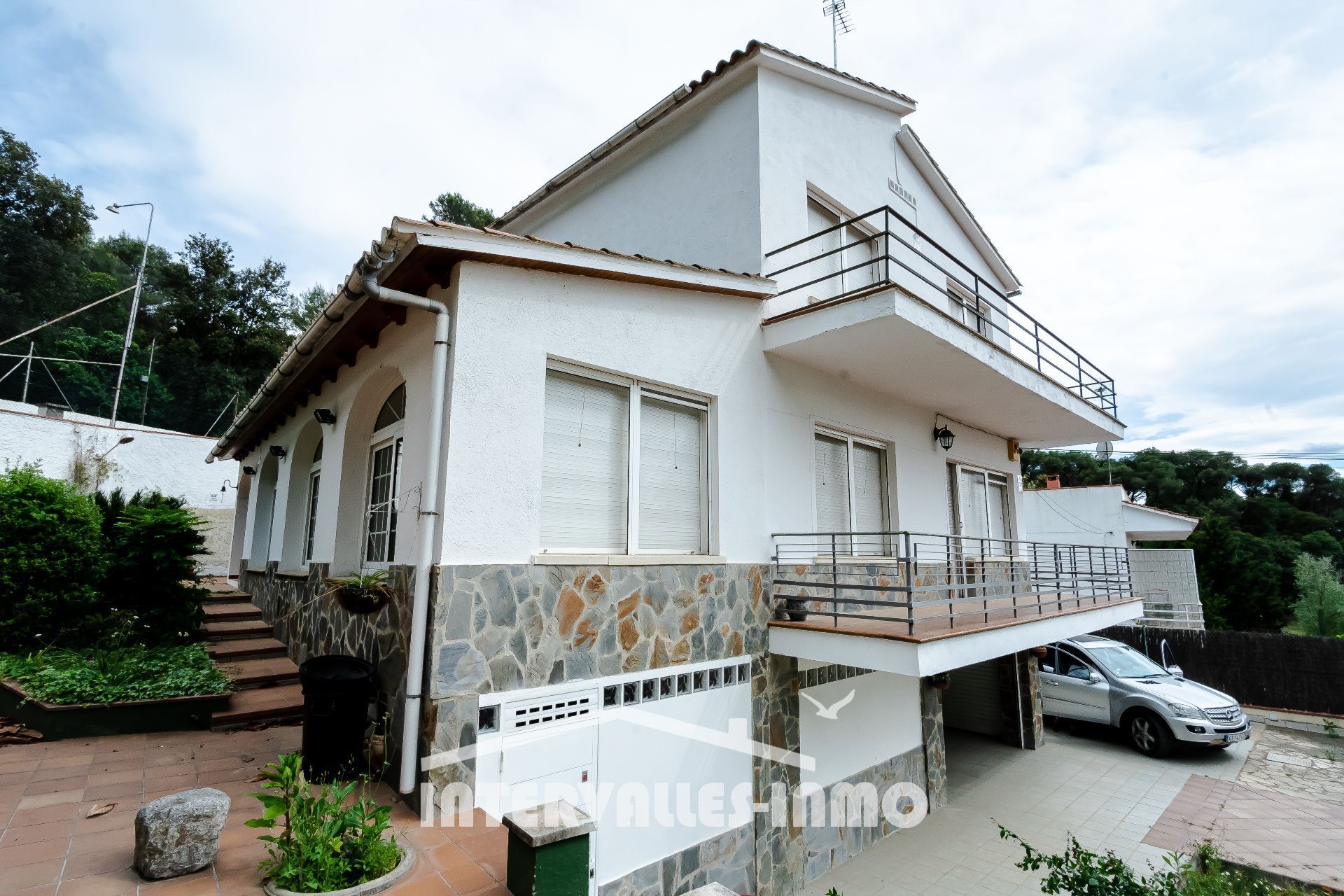 Vista exterior de Casa o chalet en venta en Palau-solità i Plegamans con Aire acondicionado, Calefacción y Jardín privado