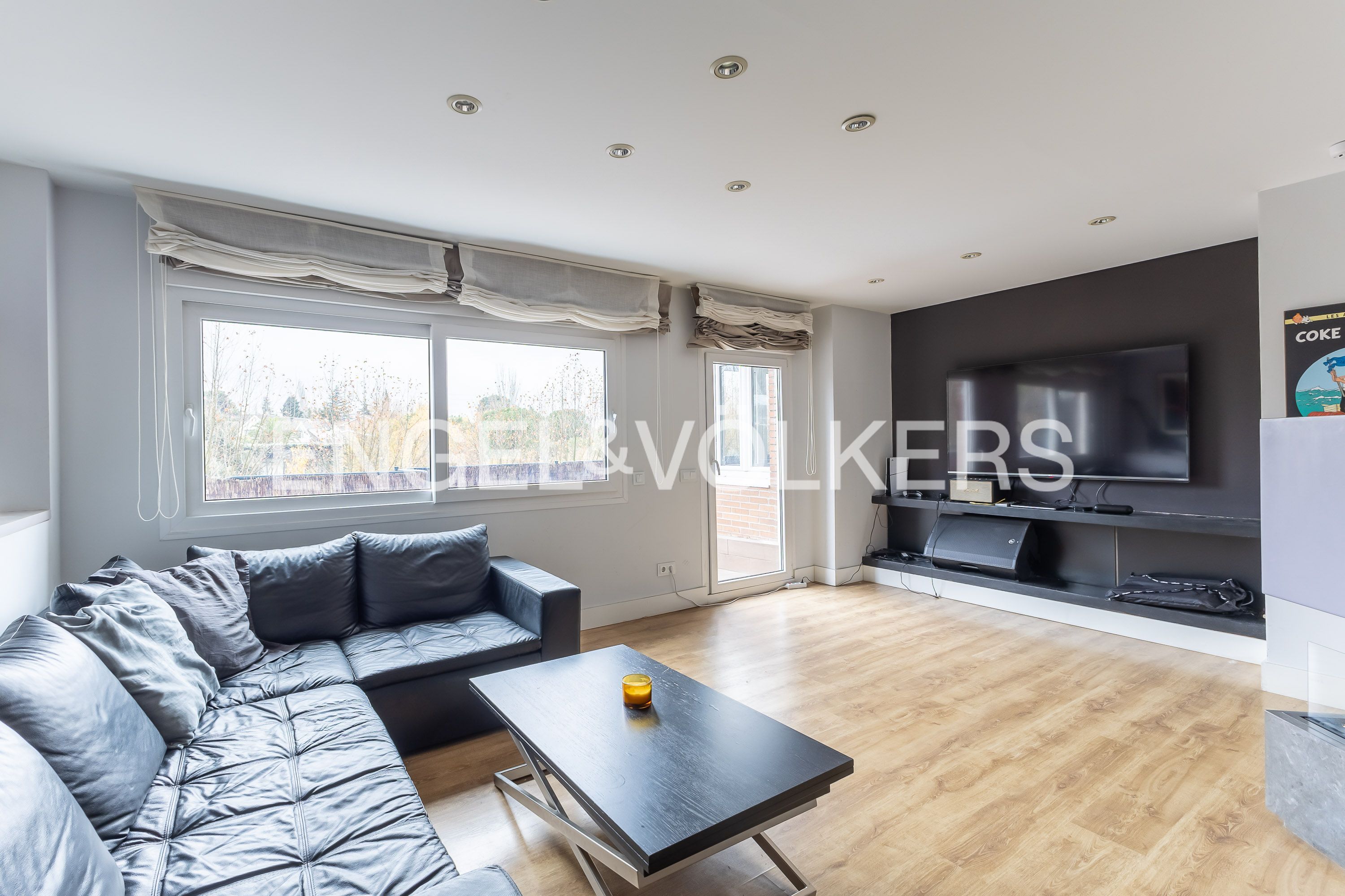Living room of Duplex to rent in Majadahonda  with Air Conditioner, Heating and Parquet flooring