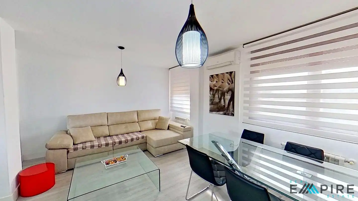 Sala de estar de Ático en venta en Illescas con Aire acondicionado, Calefacción y Jardín privado
