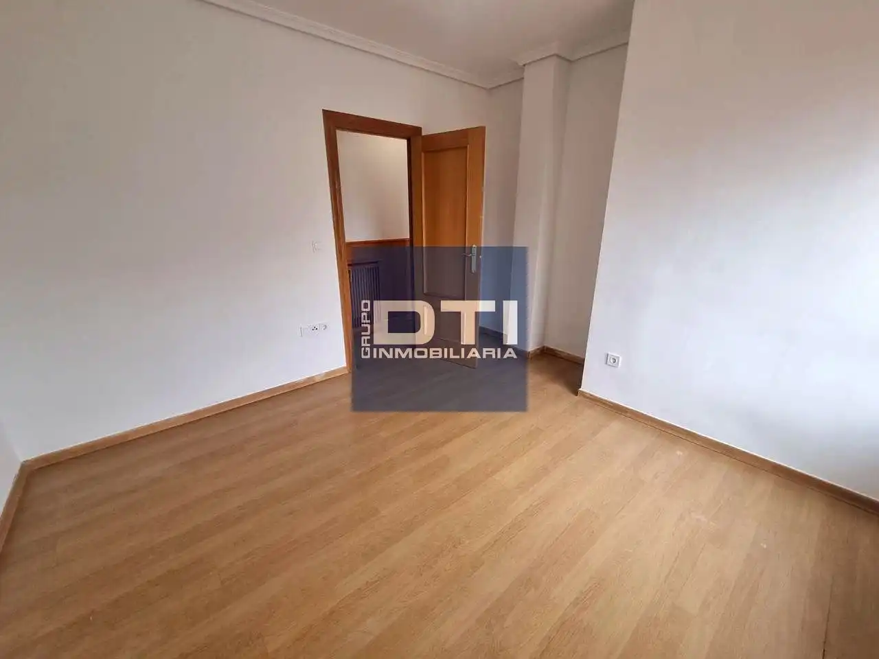 Habitación de Dúplex en venta en Albacete con Calefacción