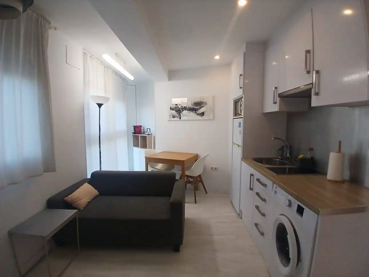 Cuina de Apartament de lloguer en Cartagena amb Aire condicionat, Calefacció i Moblat