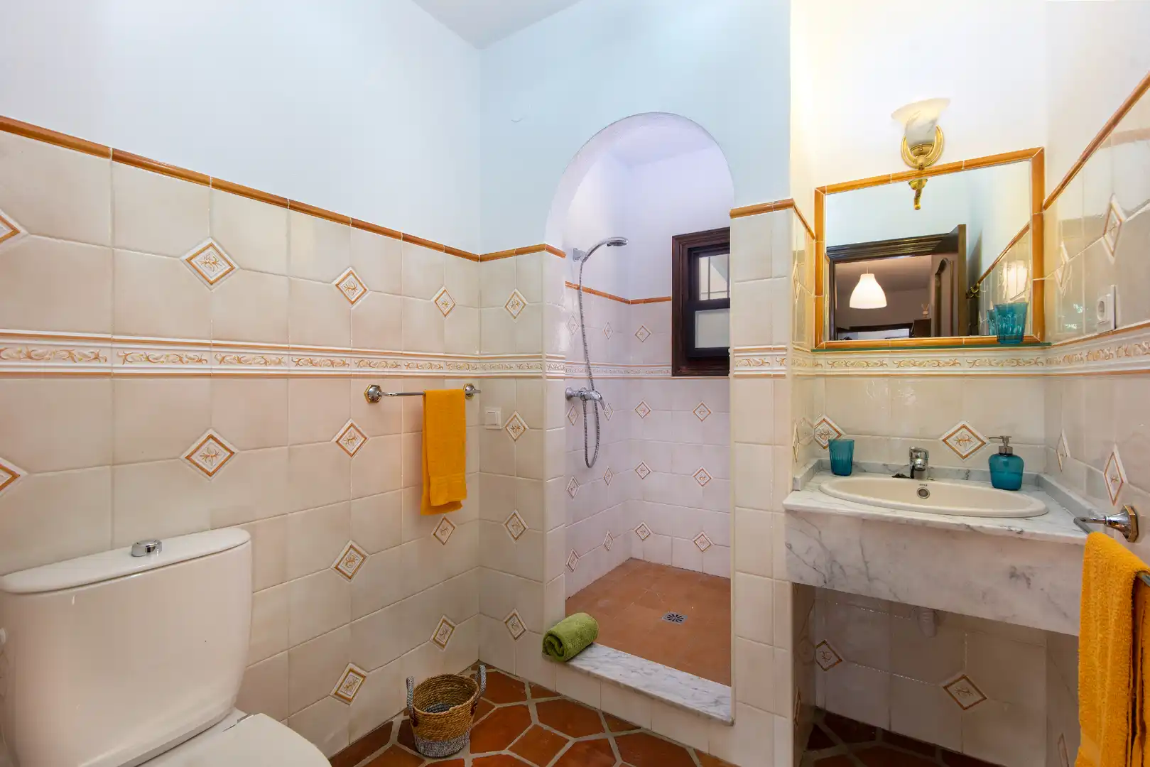Baño de Finca rústica en venta en Alhaurín de la Torre con Aire acondicionado, Calefacción y Jardín privado