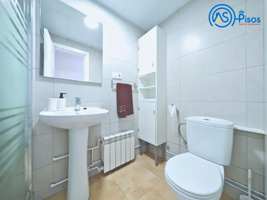 Flat for rent in Calle de Felisa Galé, 2, La Jota