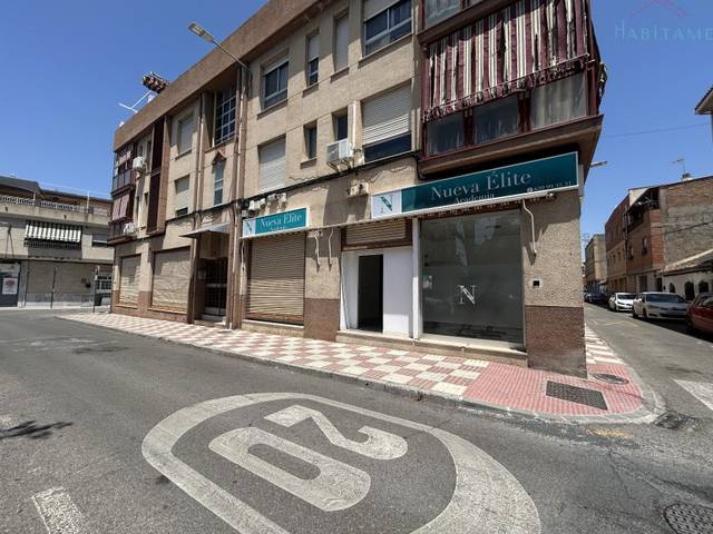 Local comercial en Alquiler en  FEDERICO MAYO, 23 en Barrio de Zaidín