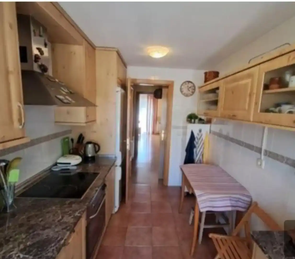 Cuina de Dúplex en venda en San Cristóbal de Segovia amb Jardí privat, Parquet i Traster