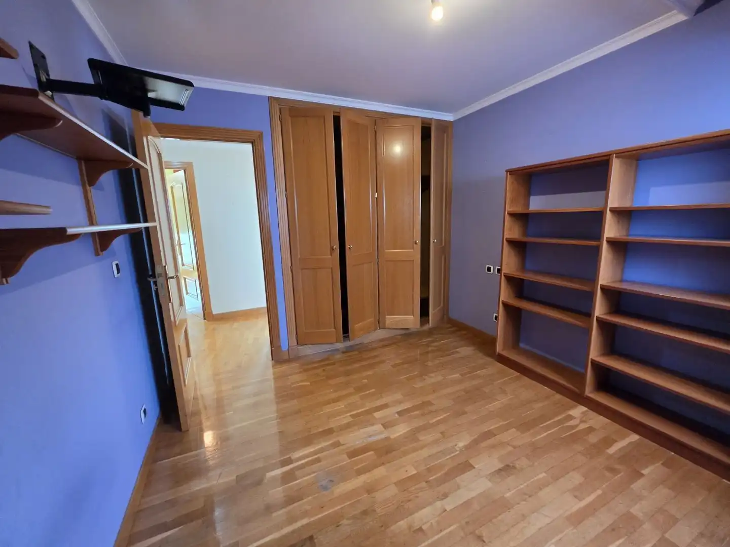 Habitación de Piso en venta en A Coruña Capital  con Calefacción, Terraza y Trastero