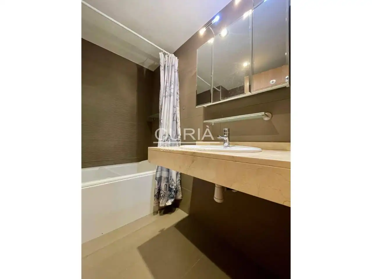 Baño de Piso en venta en Alcoletge con Aire acondicionado, Calefacción y Parquet