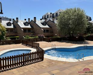 Piscina de Casa o xalet en venda en Fuenlabrada amb Aire condicionat, Calefacció i Terrassa