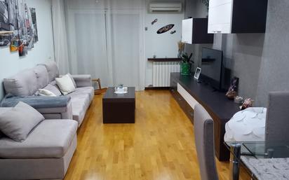 Living room of Flat for sale in Bellpuig  with Air Conditioner, Heating and Parquet flooring