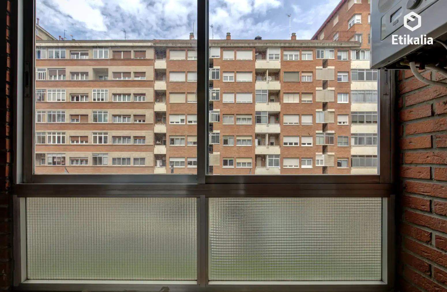 Vista exterior de Piso en venta en Vitoria - Gasteiz con Calefacción, Terraza y Trastero