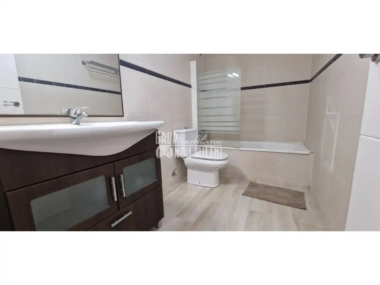 Baño de Apartamento de alquiler en Catarroja con Aire acondicionado y Calefacción