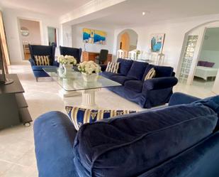 Living room of Flat to rent in Mijas  with Air Conditioner, Parquet flooring and Terrace