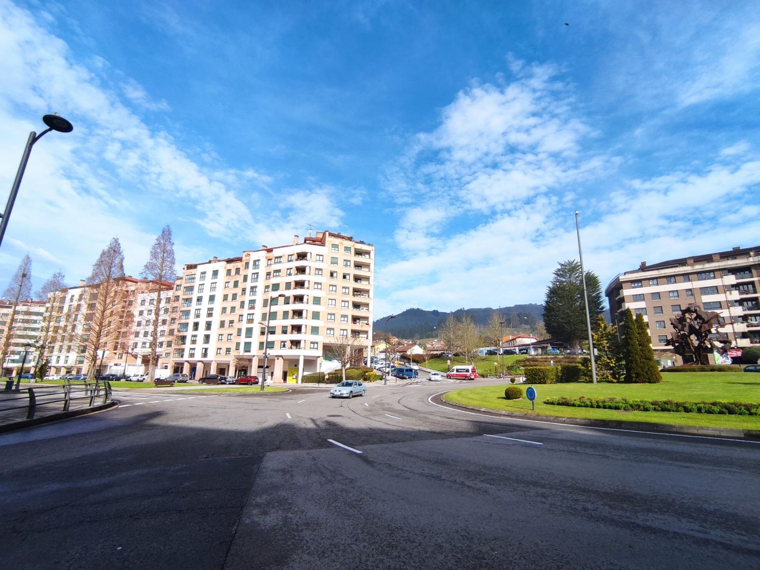 Vista exterior de Local de lloguer en Oviedo  amb Terrassa