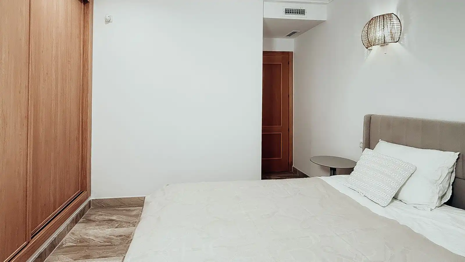 Piso con piscina en venta en Estepona Pueblo, imagen 23