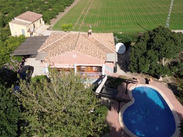 Casa rústica amb piscina en venda a Molins - Campaneta - San Bartolomé