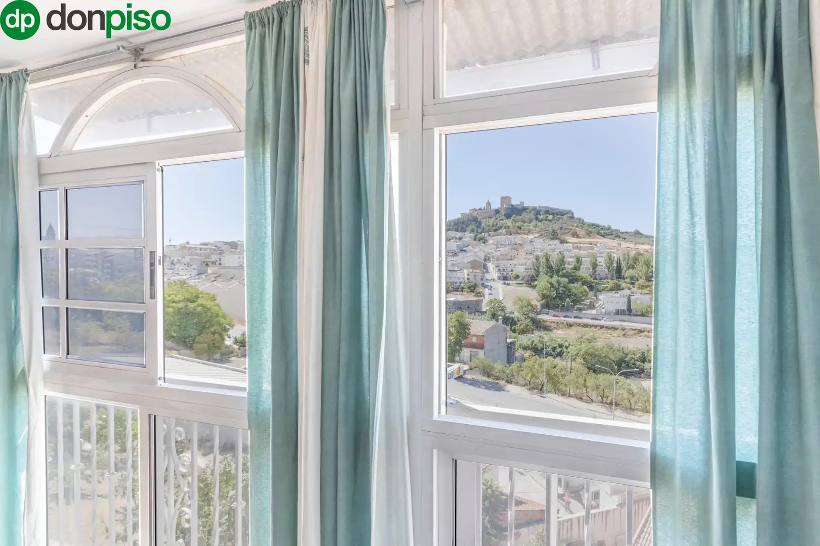 Detached homes for sale in Calle Viejo de Charilla, 43, Alcalá la Real