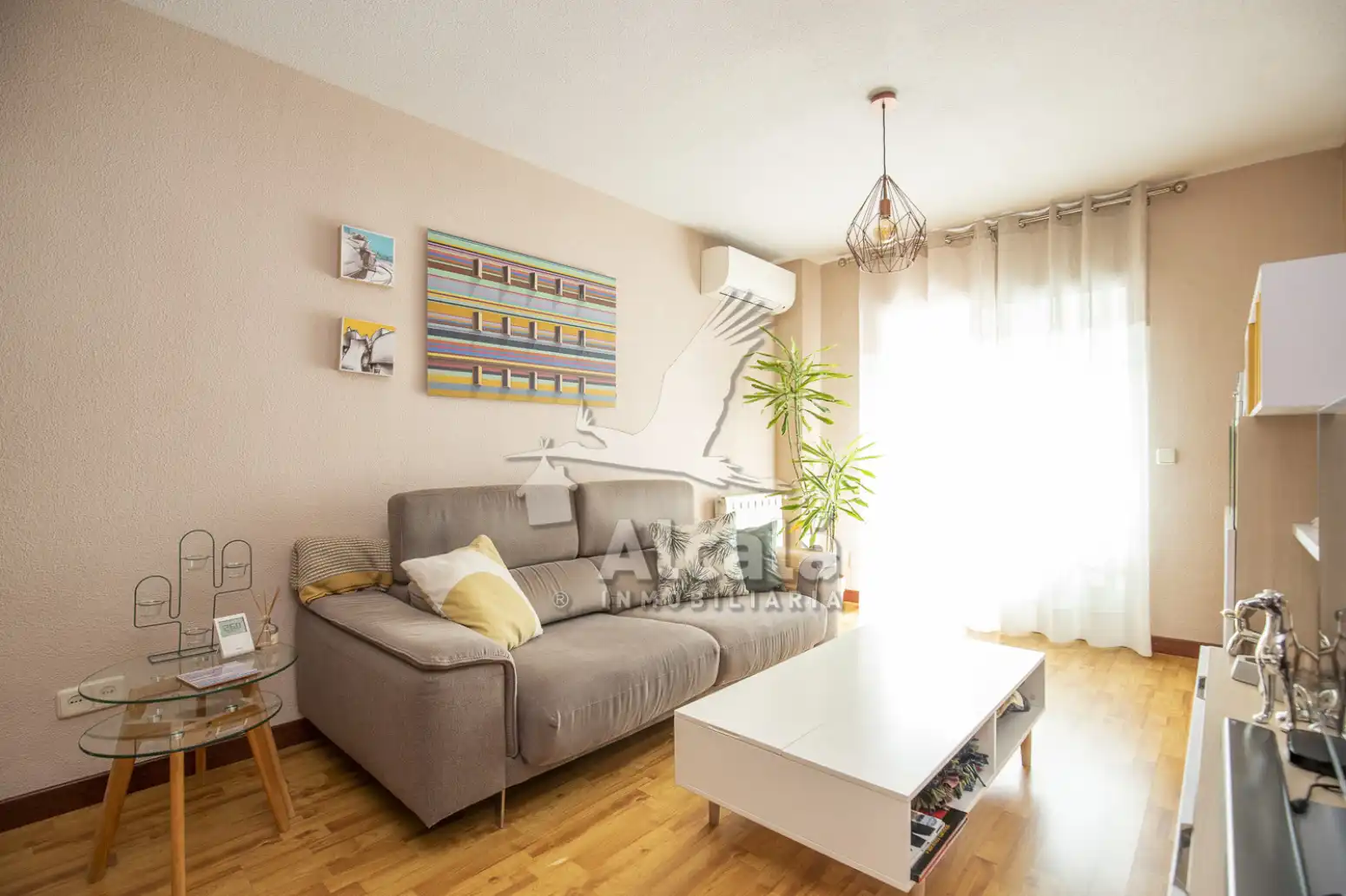 Sala de estar de Piso en venta en Alcalá de Henares con Aire acondicionado y Calefacción