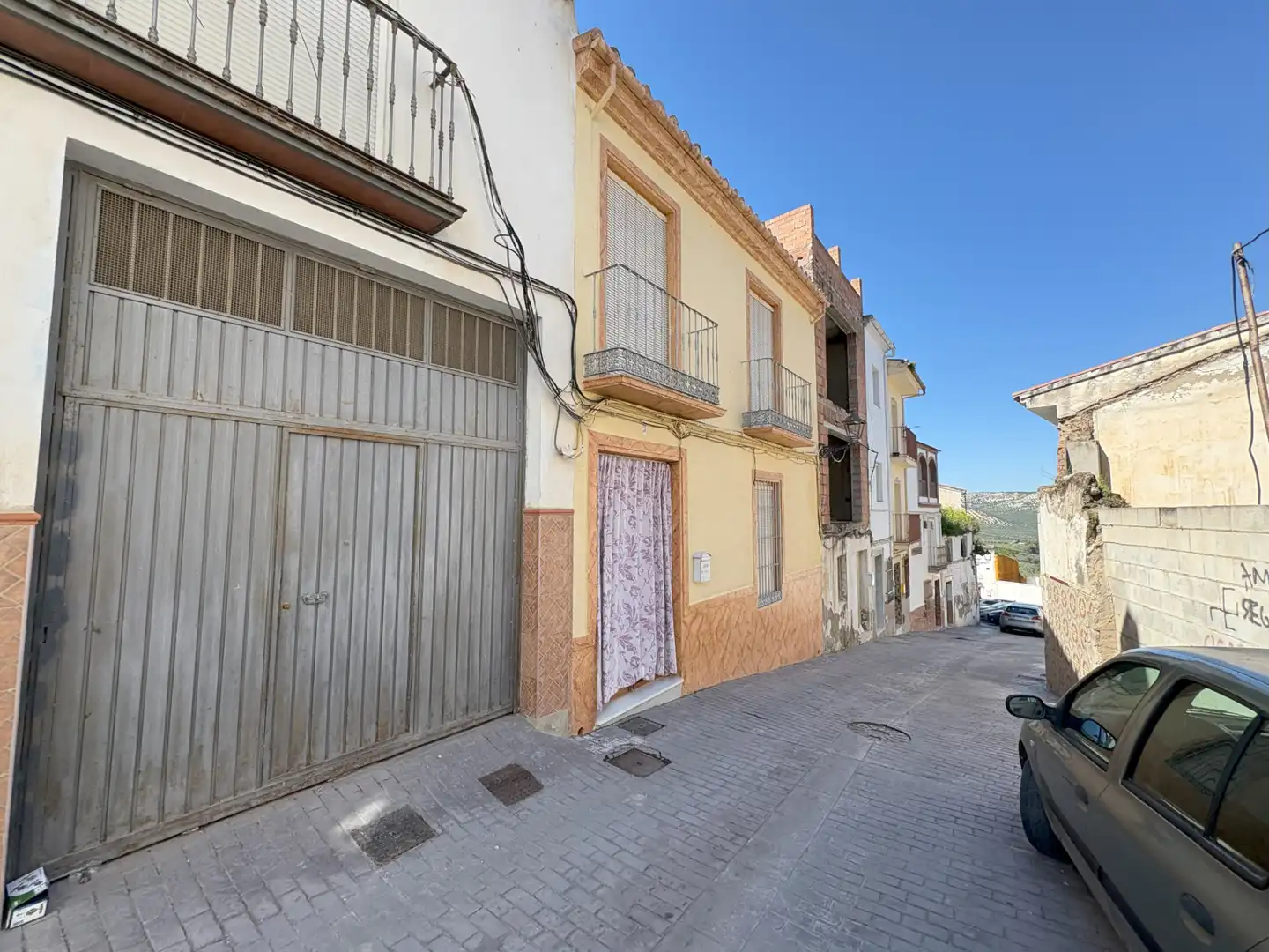 Exterior view of Houses for sale in Cuevas de San Marcos