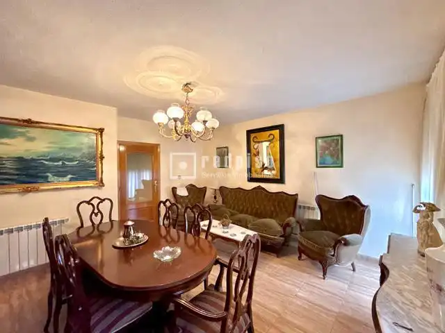 Comedor de Piso en venta en Madrid con Calefacción