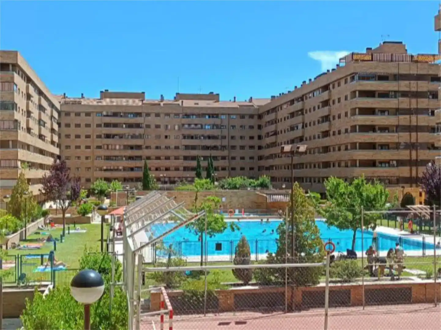 Exterior view of Flat for share in Seseña  with Private garden, Parquet flooring and Storage room