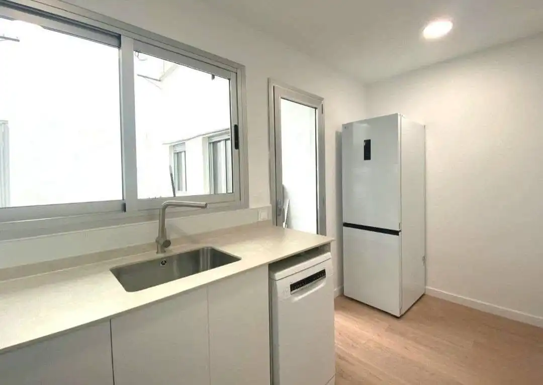 Cocina de Piso de alquiler en Valencia con Aire acondicionado, Lavadora y Balcón