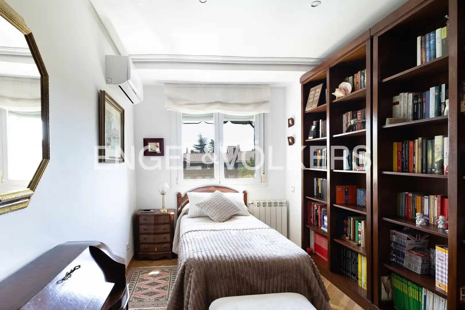 Bedroom of Attic for sale in Pozuelo de Alarcón  with Air Conditioner, Heating and Balcony