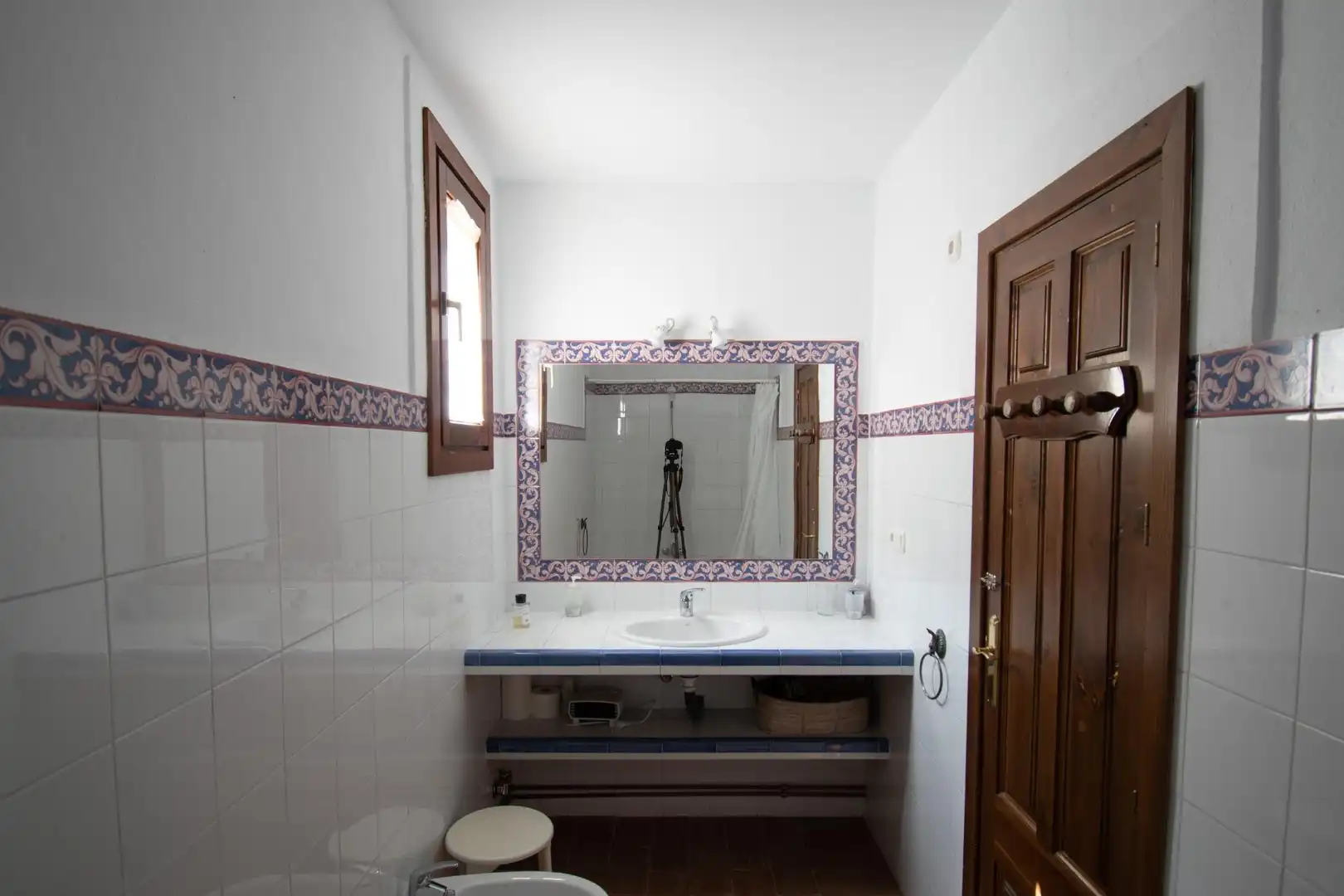 Bany de Casa o xalet en venda en Guadix amb Calefacció, Traster i Piscina