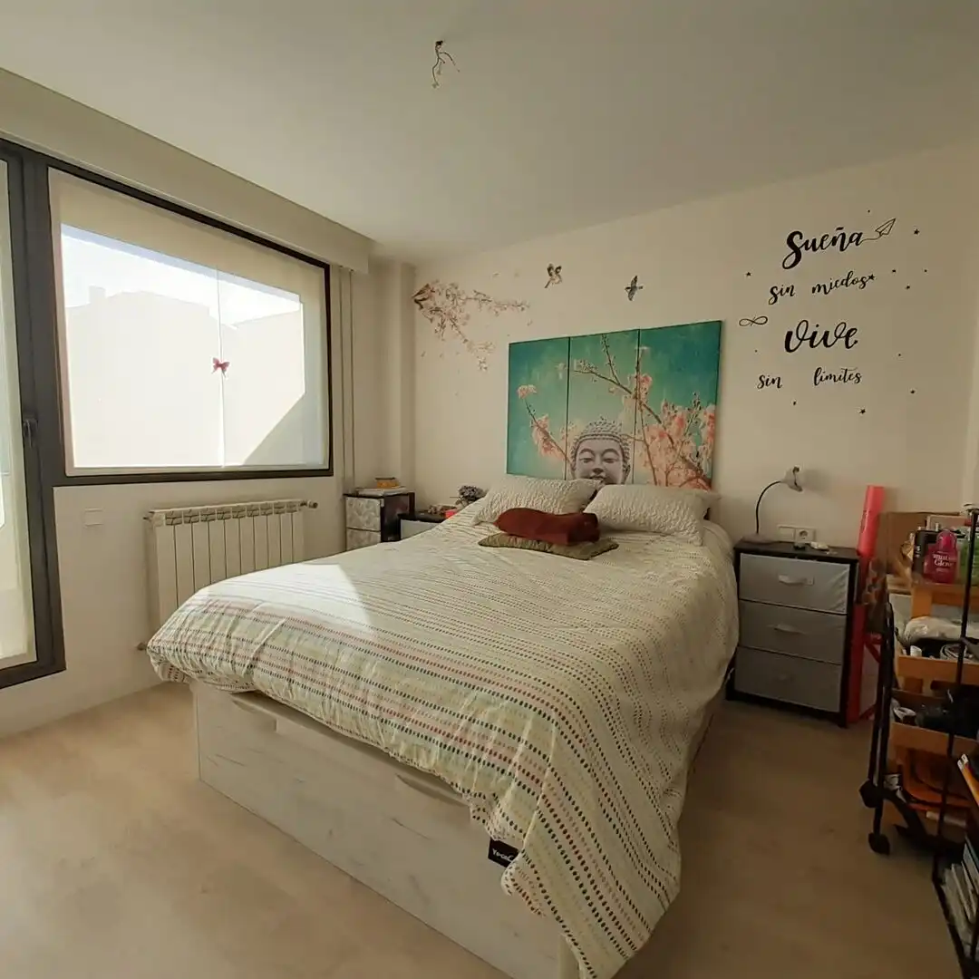 Schlafzimmer von Einfamilien-Reihenhaus zum Verkauf in Esteribar mit Heizung, Privatgarten und Terrasse