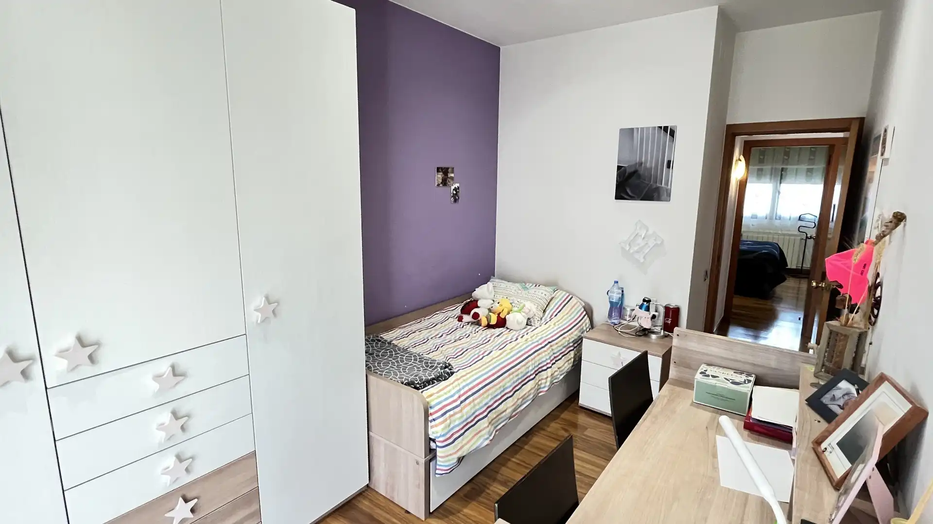 Schlafzimmer von Einfamilien-Reihenhaus zum Verkauf in Santa Coloma de Cervelló mit Klimaanlage, Heizung und Parkett