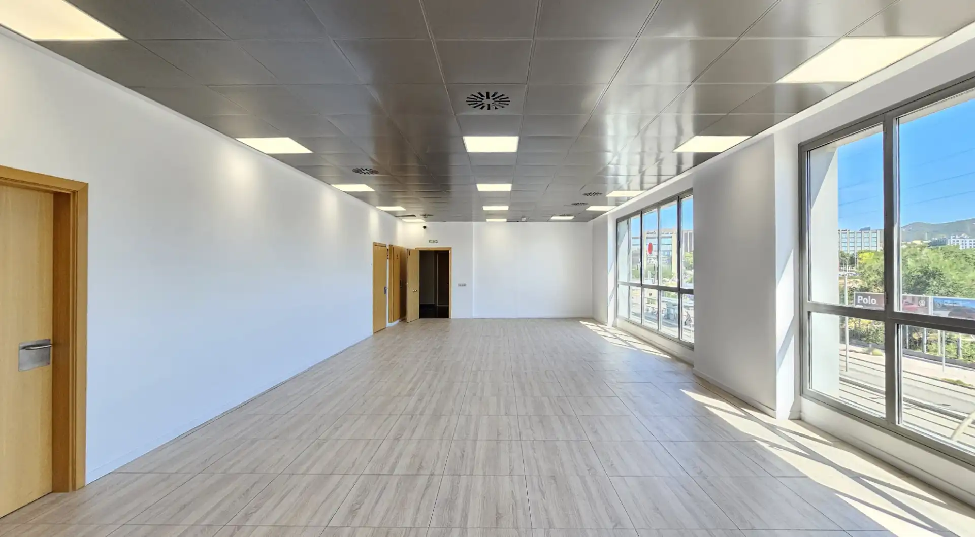 Büro zur Miete in Sant Joan Despí mit Klimaanlage und Alarm