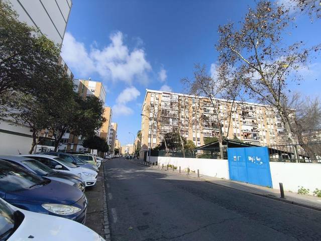 Piso en Venta en  HERMANDADES LAS en El Torrejón - El Cerezo