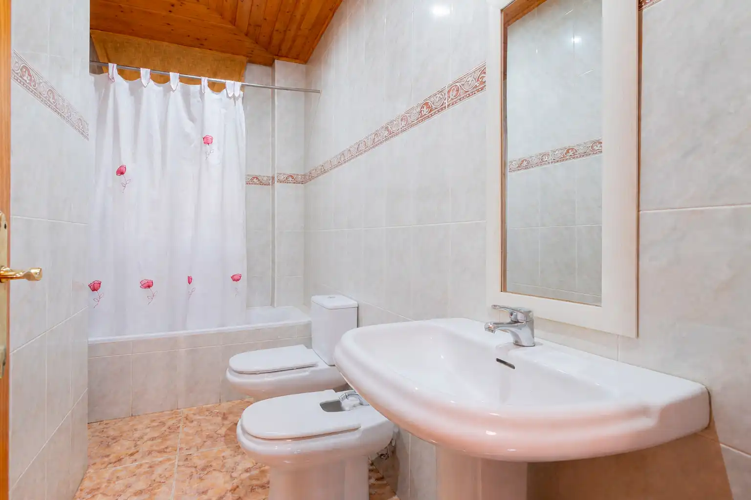 Baño de Casa o chalet en venta en Nuevo Baztán con Aire acondicionado, Calefacción y Jardín privado