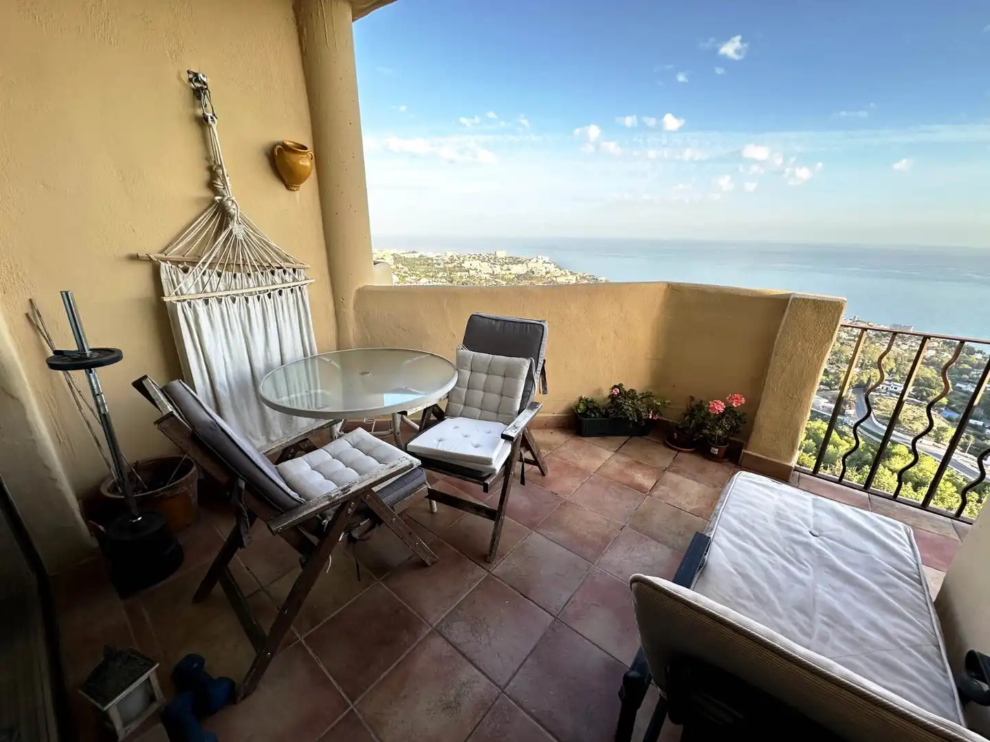 Terraza de Piso en venta en Benalmádena con Calefacción, Terraza y Piscina comunitaria