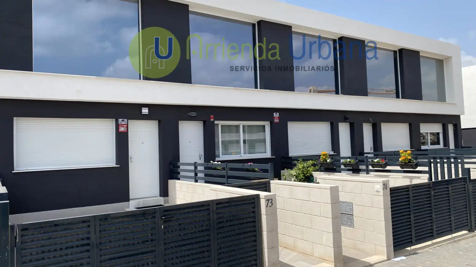 Außenansicht von Wohnung zum Verkauf in Santa Pola mit Heizung, Privatgarten und Terrasse