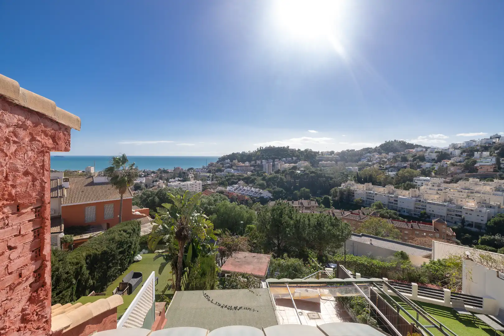 Vista exterior de Casa adosada en venda en Málaga amb Aire condicionat, Calefacció i Jardí privat