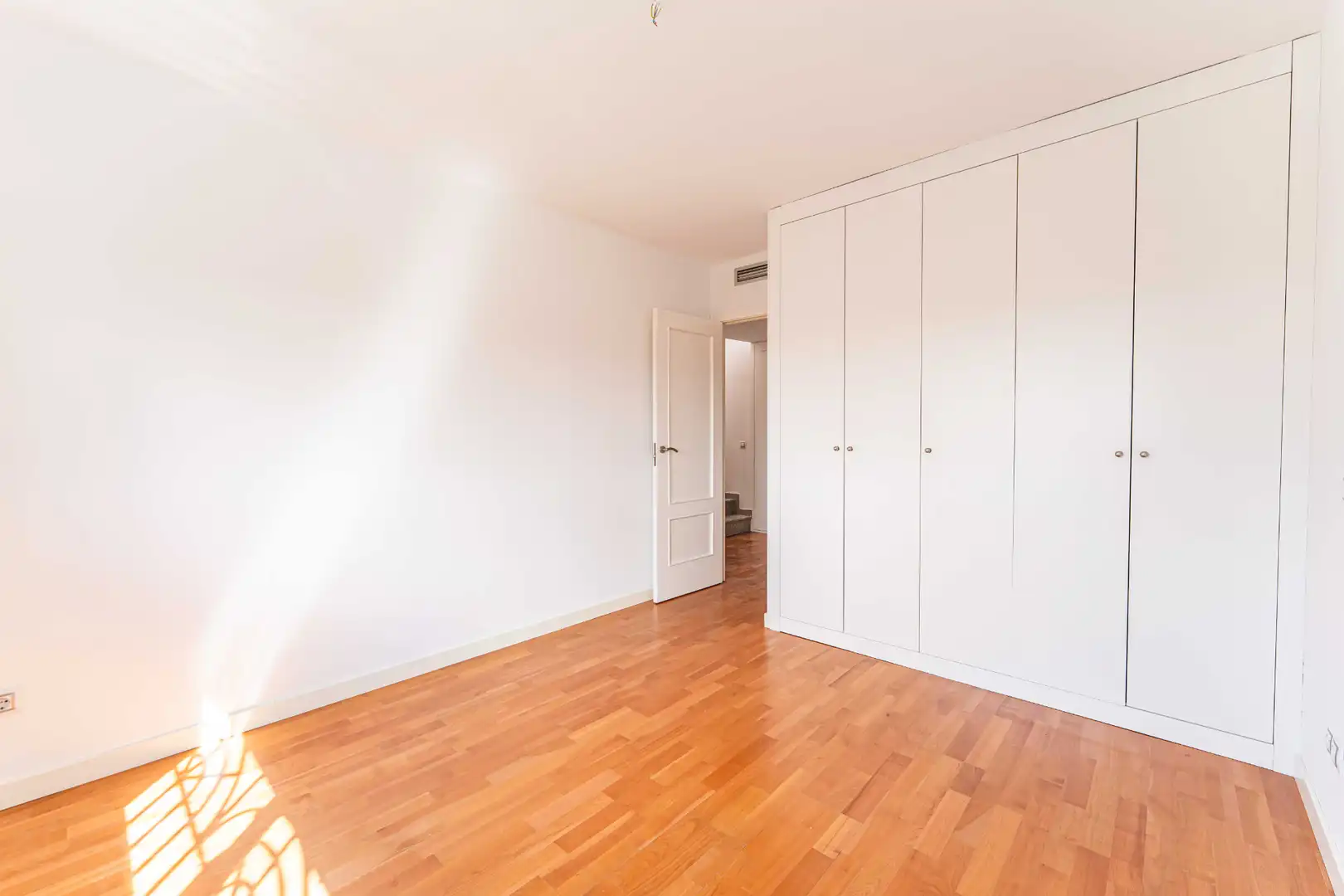 Dormitori de Casa adosada en venda en Arroyomolinos (Madrid) amb Aire condicionat, Calefacció i Jardí privat