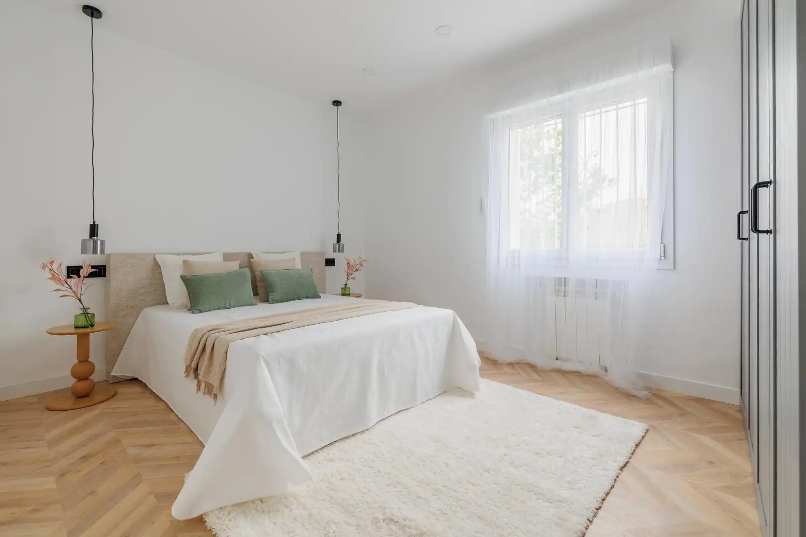 Dormitori de Apartament en venda en Madrid amb Jardí privat i Terrassa