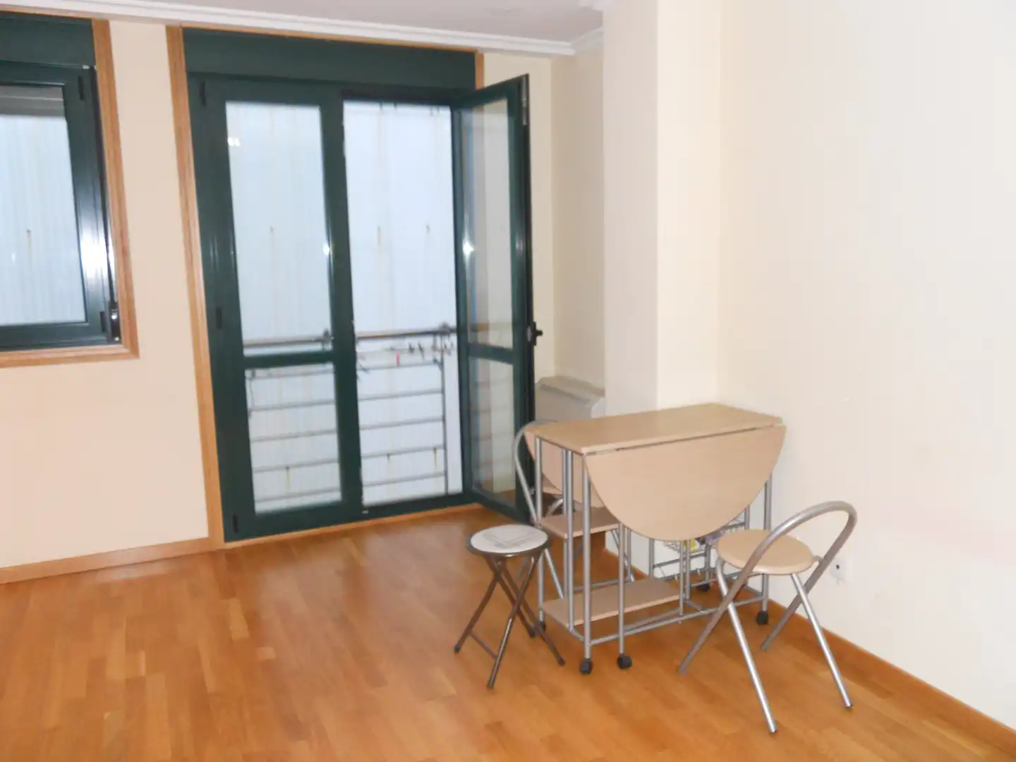 Terraza de Estudio de alquiler en Vigo  con Calefacción, Parquet y Lavadora