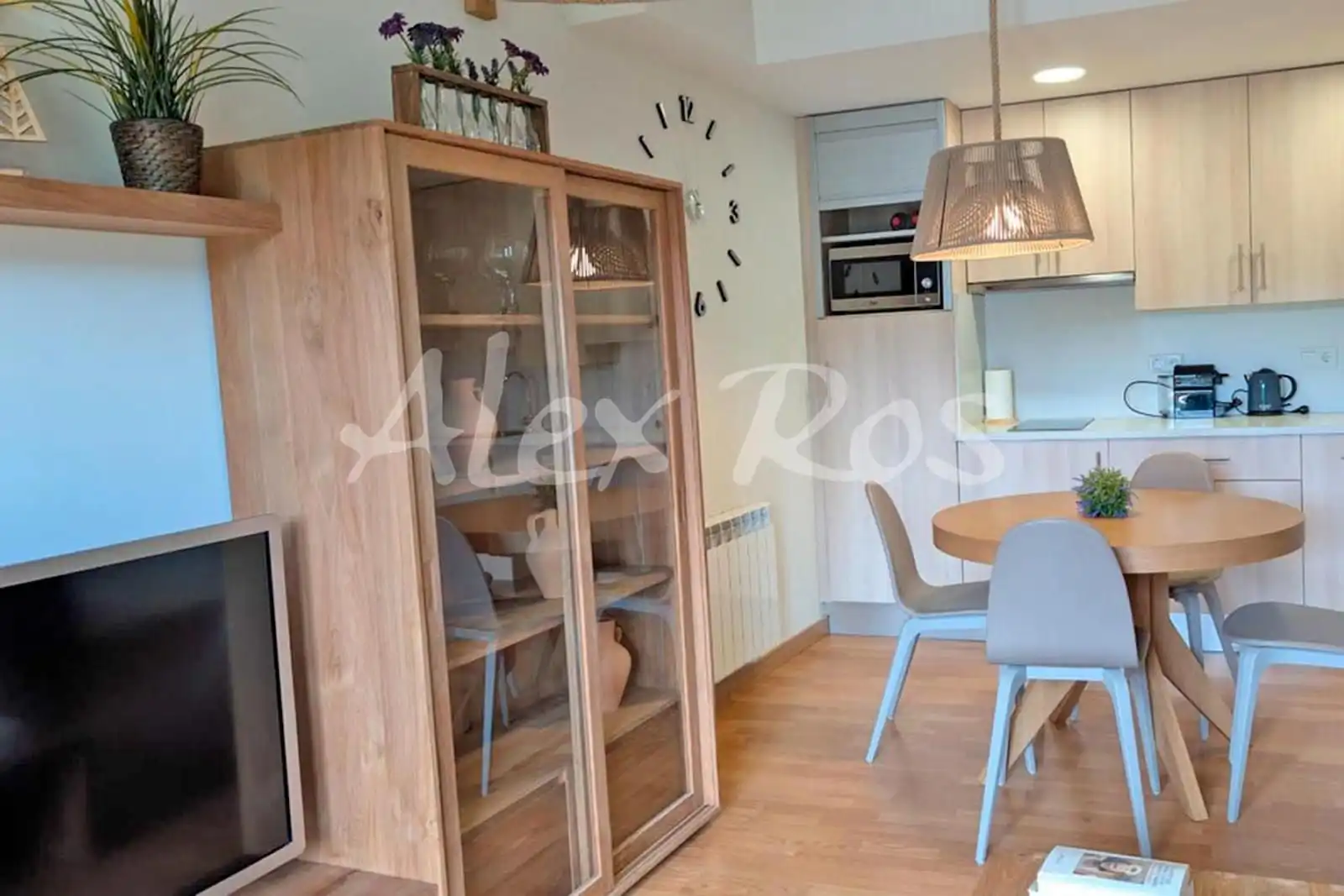 Küche von Wohnung zum Verkauf in Alp mit Heizung, Terrasse und Abstellraum