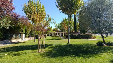 NO COBRAMOS HONORARIOS DE INTERMEDIACIÓN AL COMPRADOR!Impresionante chalet pareado en esquina en la Avenida principal de Entrepino, imatge 2