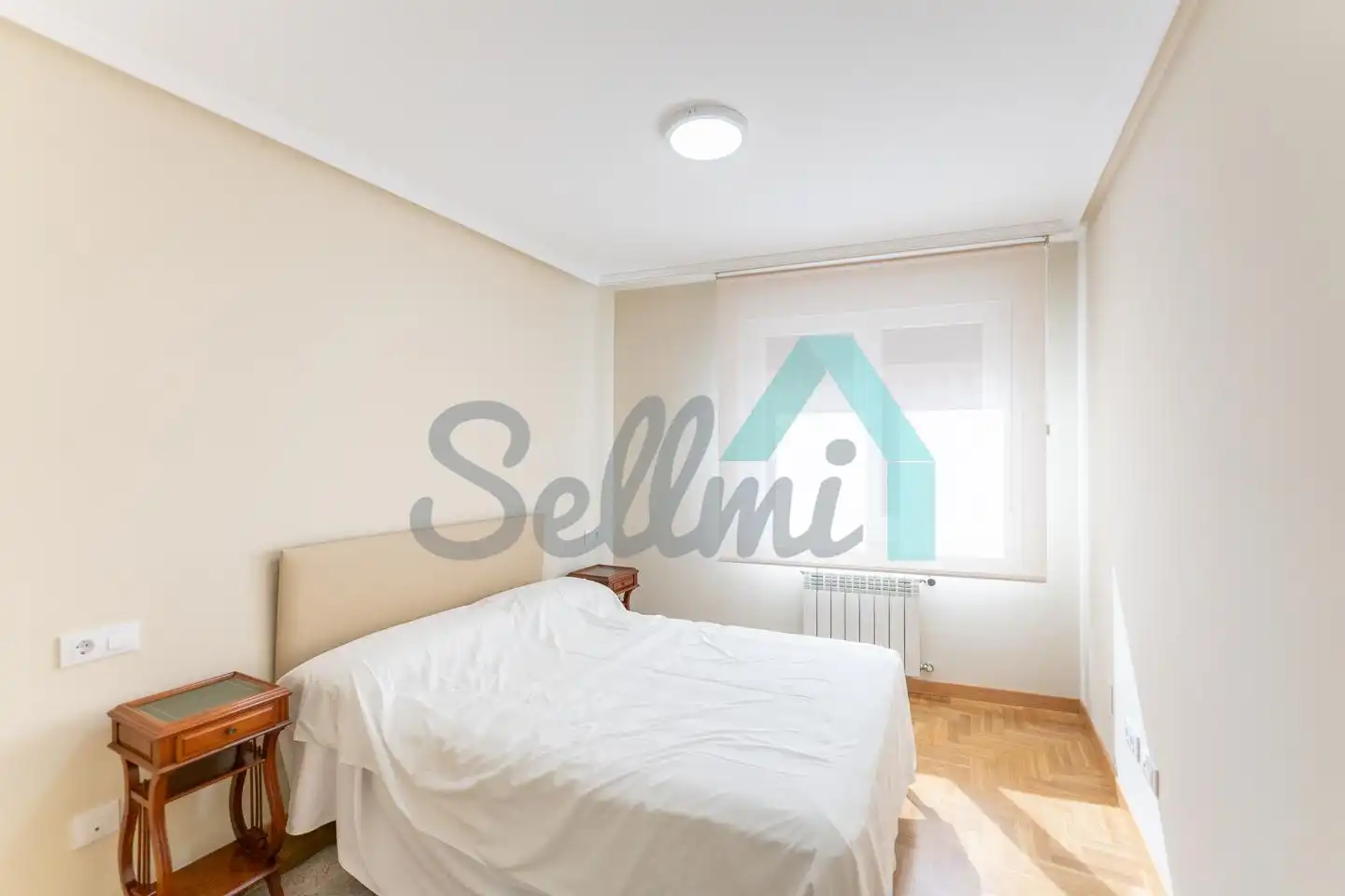 Bedroom of Flat for rent in Oviedo   with Heating, Parquet flooring and Storage room