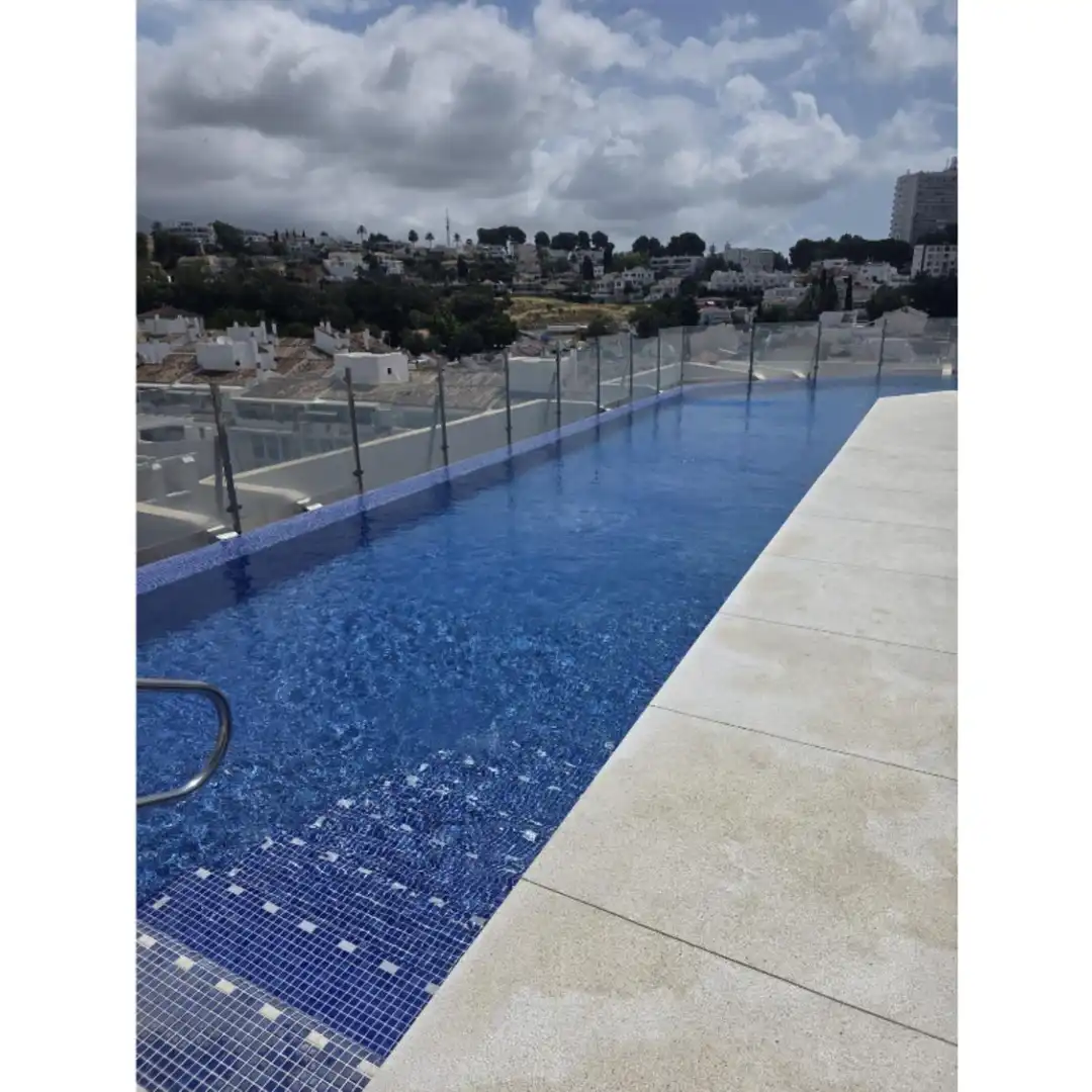 Piscina de Apartament en venda en Marbella amb Aire condicionat i Piscina comunitària