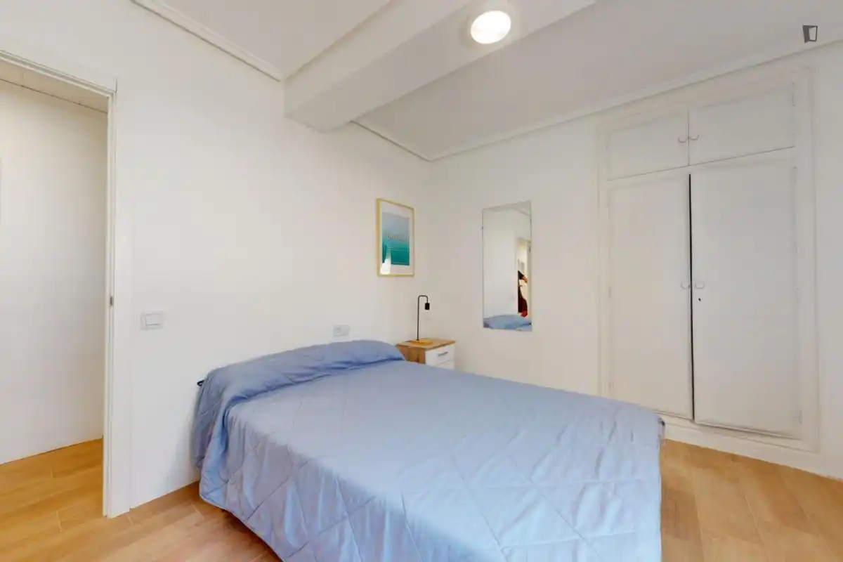Room in Hospital - Plaza del Real