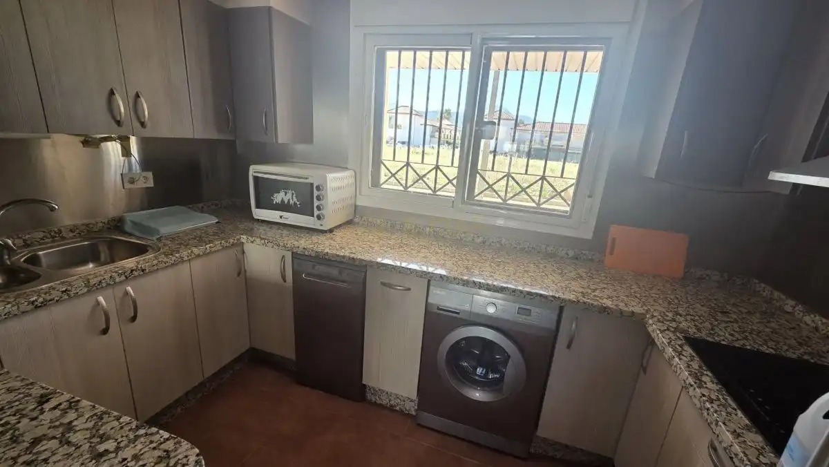 Cuina de Casa o xalet en venda en Pizarra amb Terrassa i Moblat